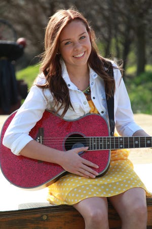 Shaniah Anderson, 15, of Roseville, has just completed a recording of her debut song, “Roseville.”