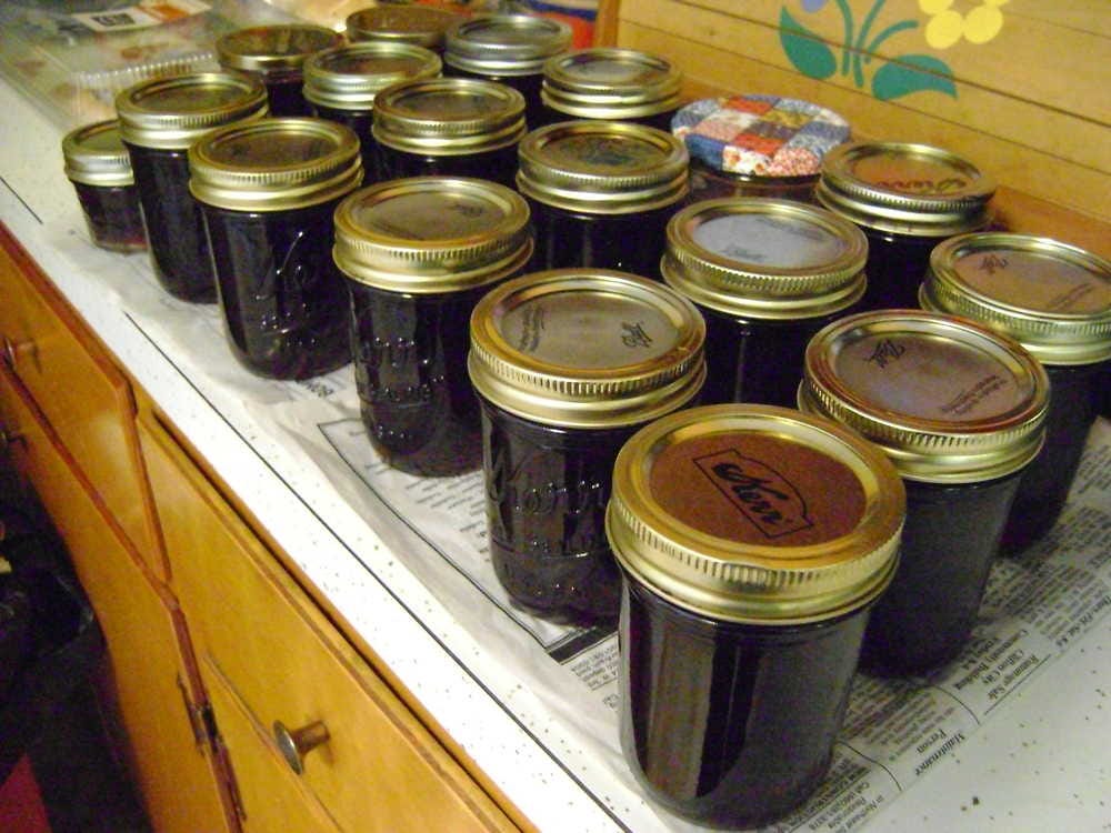 Flavor Turn jam, jelly jars upsidedown for European treat