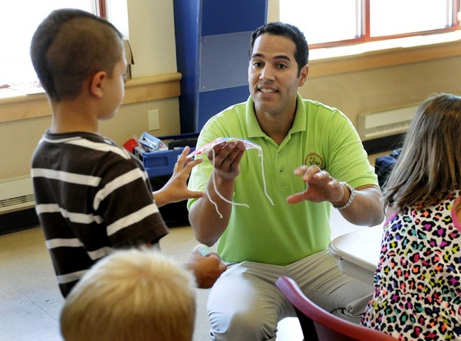 Javier Garay has opened an Engineering for Kids franchise. Here he works with kids at the Horsham Community Center. Art Gentile/Staff photographer
