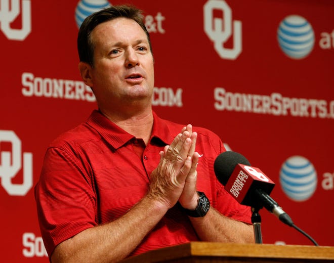 COLLEGE FOOTBALL / MUG: Head coach Bob Stoops addresses the media during media access day for the University of Oklahoma Sooner (OU) football team in the Adrian Peterson meeting room inside Gaylord Family-Oklahoma Memorial Stadium in Norman, Okla., on Saturday, Aug. 3, 2013. Photo by Steve Sisney, The Oklahoman
