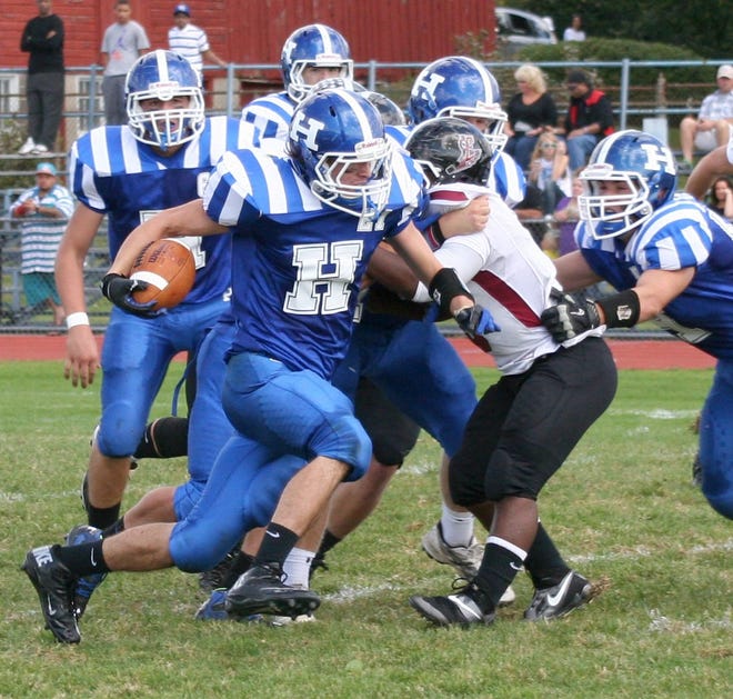 Horseheads running back Kevin Snyder finds a hole against Elmira Saturday. Shawn Vargo/The Leader