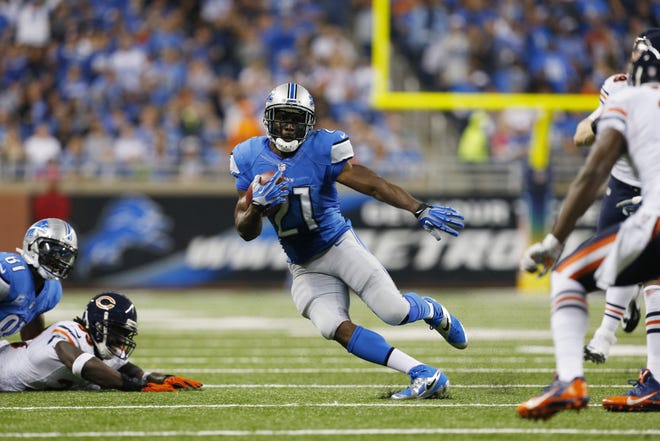 Detroit Lions running back Reggie Bush (21) runs during the second quarter of an NFL football game against the Chicago Bears at Ford Field in Detroit, Sunday, Sept. 29, 2013.