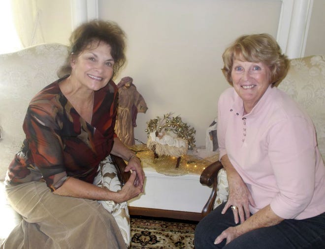 Joyce Gulliford, member of the Forrest Historical Society, and Society Vice President Jane Bounds.