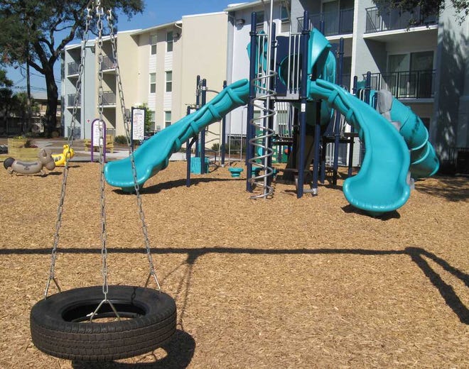 Beth.Cravey@Jacksonville.com Residents began moving back into Oakland Terrace Apartments on Jacksonville's Eastside on Tuesday, where they found newly renovated buildings and a new multi-generational playground.
