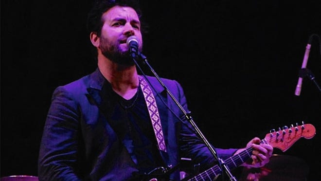 Bob Schneider performs at ACL Live on Thursday.