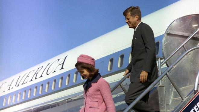 Former U.S. President John F. Kennedy and first lady Jacqueline Kennedy descend the stairs from Air Force One after arriving at Love Field in Dallas,Texas, on Nov. 22, 1963. (REUTERS/Cecil Stoughton/The White House/John F. Kennedy Presidential Library.)