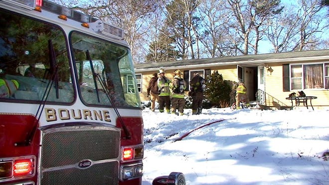 An off-duty fire lieutenant's quick response to a blaze at a Handy Road house this morning helped limit damage to a single room, according to Bourne Deputy Fire Chief Joseph Carrara.