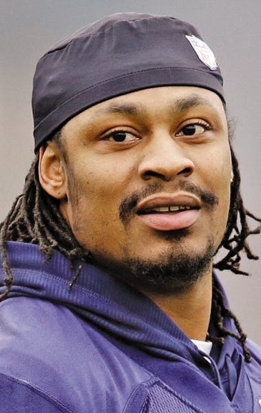 Marshawn mostly mum again as Seahawks meet media