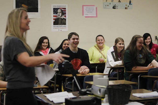 Misty Griesi (left) teaches 11th grade English students at Willamette High School. The graduation rate in the Bethel School District has increased by nearly 19 percent since 2009. Bethel’s graduation rate now exceeds the Eugene School District’s rate. (Kevin Clark/The Register-Guard)