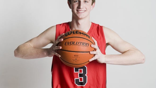 Lake Travis basketball player Tate Searle said the Cavaliers’ slogan this season is TEAMe, which stands for “Big Team, little me.” CREDIT: Ashley Landis/For American-Statesman