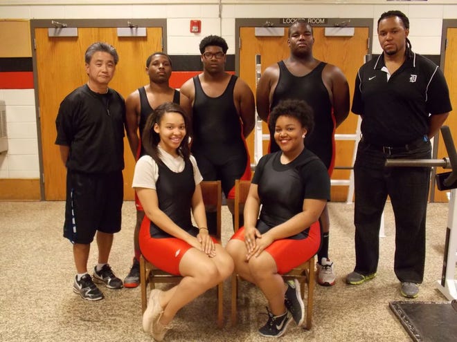 The DHS founding powerlifting team in its inaugural season.