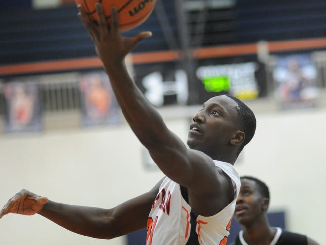 Deebo Samuel scored 15 of his 33 points in the fourth quarter as Chapman rallied to beat Lower Richland in the first round of the 3A playoffs on Thursday night.