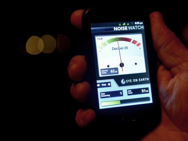 Smartphone apps that monitor noise levels have become a common tool used by police and nightclub owners as downtown Sarasota struggles to balance condo owners' concerns with business operations.