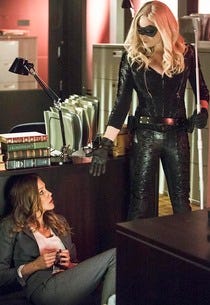 Katie Cassidy, Caity Lotz | Photo Credits: Cate Cameron/The CW