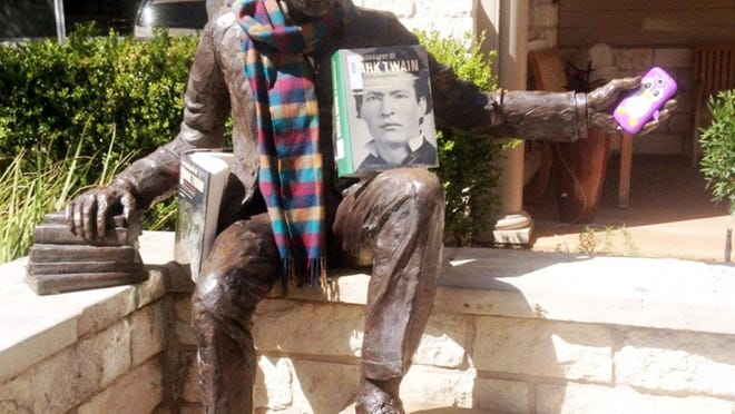 The Mark Twain statue at the entrance of Westbank has all of the makings of the best internet memes. Area residents are being encouraged to take a photo with the statue in front of the Westbank Community Library and share it on Facebook.
