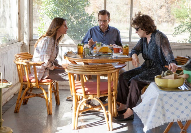 It's hardly a peaceful morning when Julia Roberts and Meryl Streep, right, go at it across the table in “August: Osage County.” Ewan McGregor looks on.