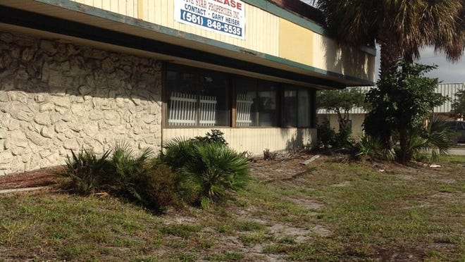 The old Denny’s restaurant on Federal Highway south of Woolbright Road is the type of building city officials hope the lien waiver program will help.