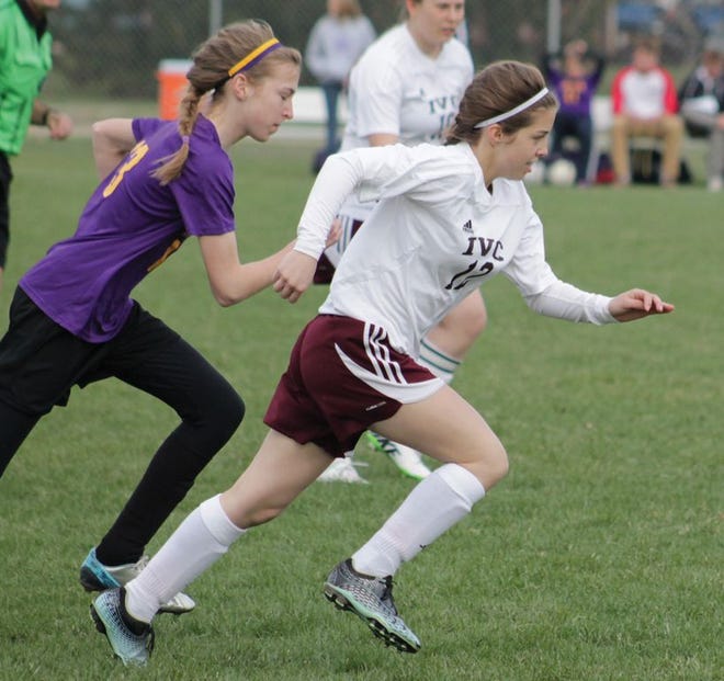 IVC junior Emilee McIntyre moves down the field earlier this season against Canton.