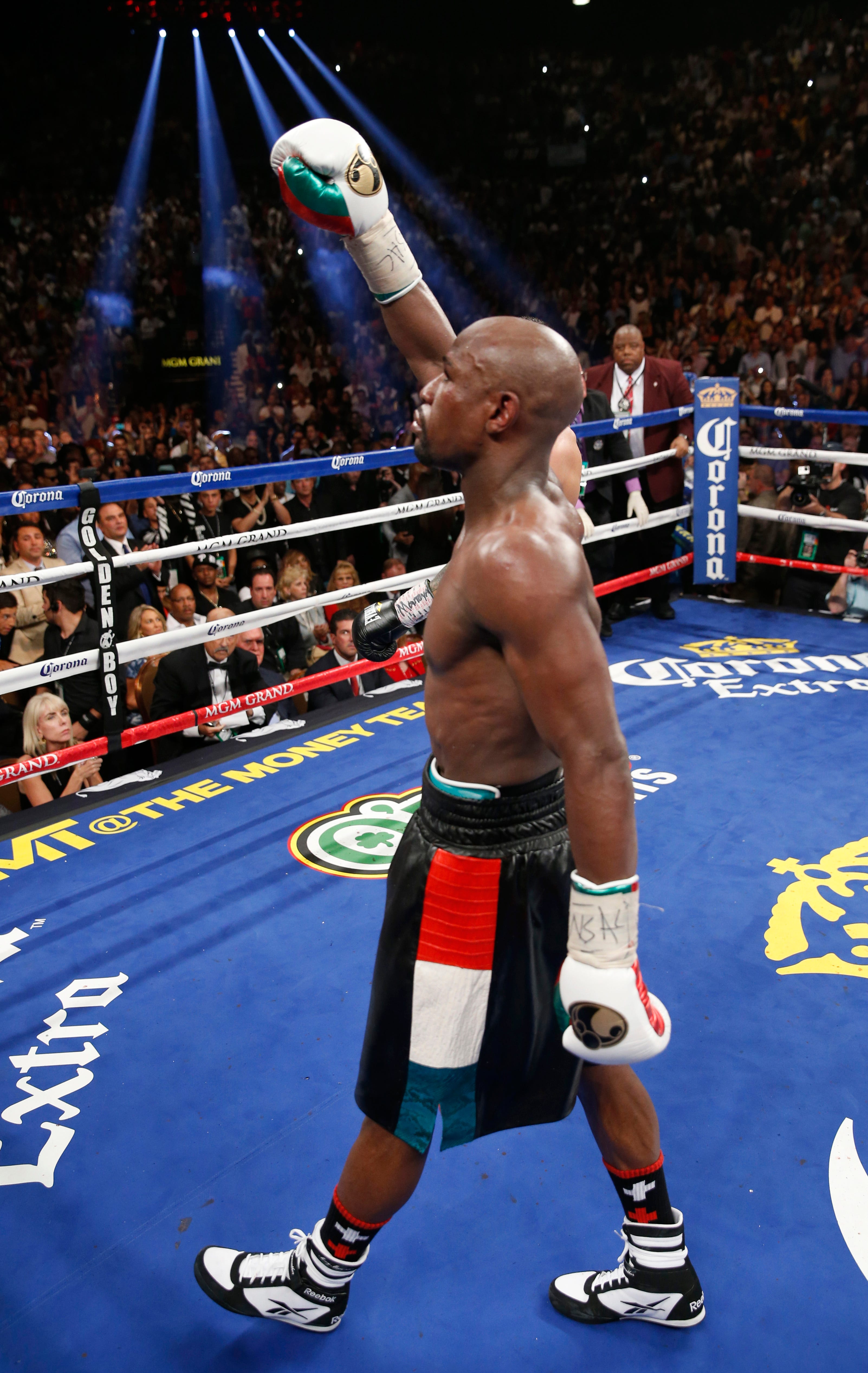 Floyd Mayweather tested, but still undefeated