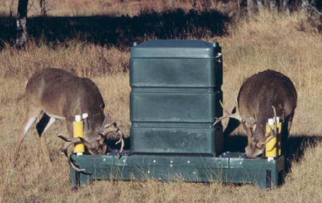 Image of 'four-poster' deer feeder stations courtesy of the Environmental Protection Agency