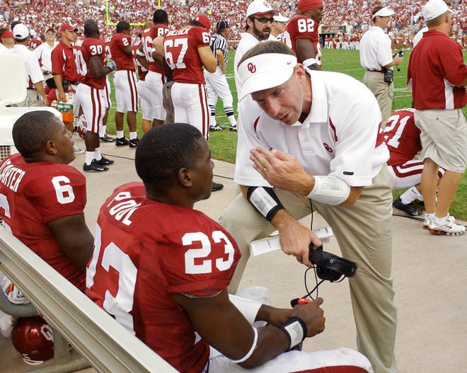 Former Oklahoma co-defensive coordinator Bo Pelini, seen here during a game in 2004, is under fire in his current job as head coach at Youngstown State. He played convicted rapist Ma'lik Richmond on Saturday. [OKLAHOMAN ARCHIVES]