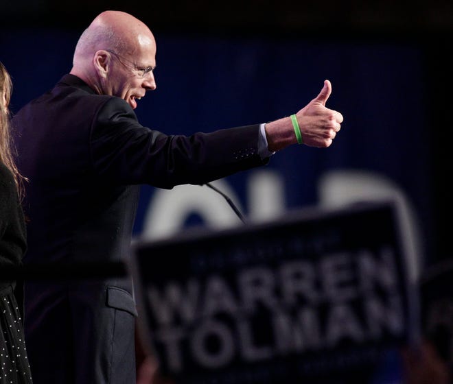 Attorney General candidate Warren Tolman gives the thumbs up during Saturday's Massachusetts Democratic Convention at the Worcester Centrum in Worcester.         Daily News Staff Photo/ Marshall Wolff