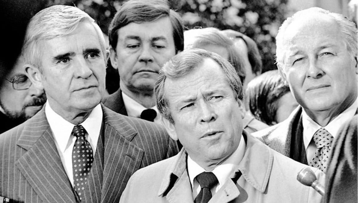Howard Baker, former senator and key figure in Watergate scandal, dies