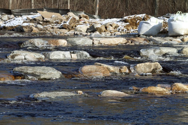 Weirs in the Pawcatuck River help fish migrate farther upstream than they’ve been able to in 200 years.