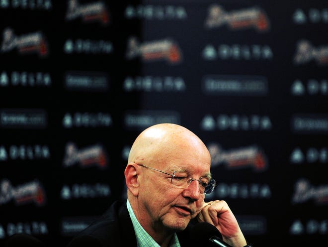Atlanta Braves broadcaster Pete Van Wieren speaks during a news conference in Atlanta on Oct. 21, 2008. Van Wieren died Saturday after a battle with cancer.