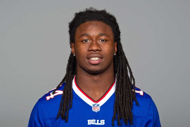 Sammy Watkins: Bills rookie was forced to leave Saturday's preseason game with bruised ribs.