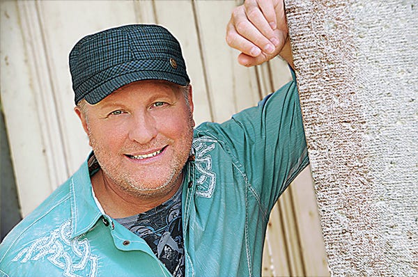 Country artist Collin Raye will help the Bartlesville Regional United Way kick off its 75th anniversary campaign with a concert at 7:30 p.m. Sept. 16 at the Bartlesville Community Center.