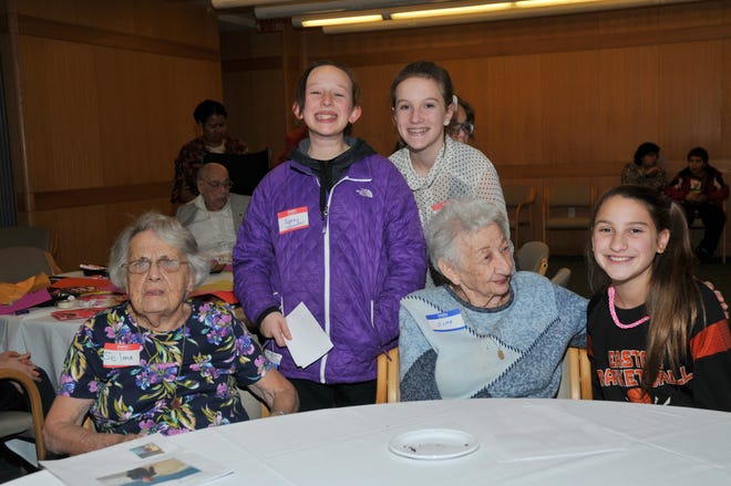 Photo from koltikvahsharon.org. Check the website for more information about Temple Kol Tikvah.