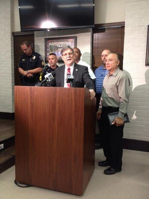 Gonzales Mayor Barney Arceneaux for the third time vetoed the city’s Capital Outlay Budget announced at a press conference on Sept. 17.