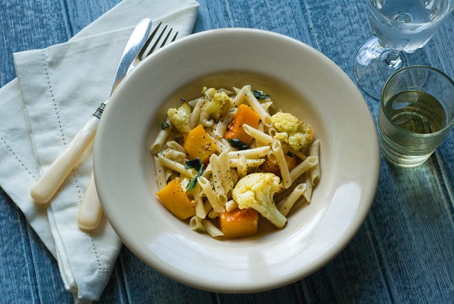 Fall is in the air – and in the kitchen with this gluten-free pasta and veggie dish!