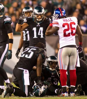 Philadelphia Eagles RB Darren Sproles, shown here after spraining his MCL during a game against the Giants three weeks ago, was listed as probably for Sunday's game against the Texans.