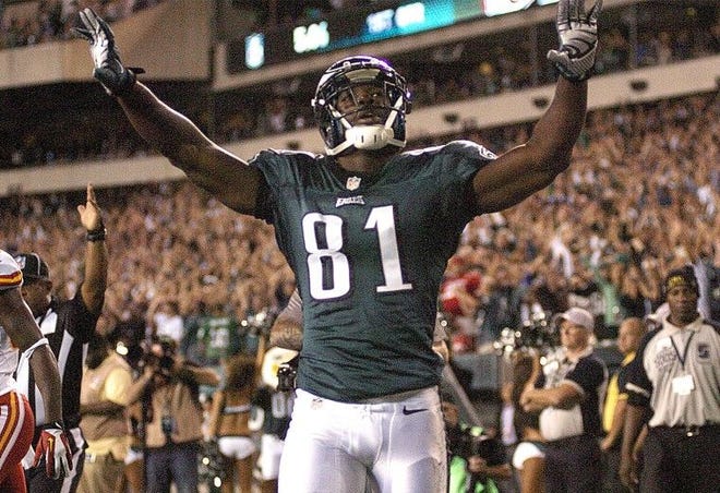 Receiver Jason Avant (81) played eight season with the Eagles, but will return as a member of the Panthers on Monday night.
