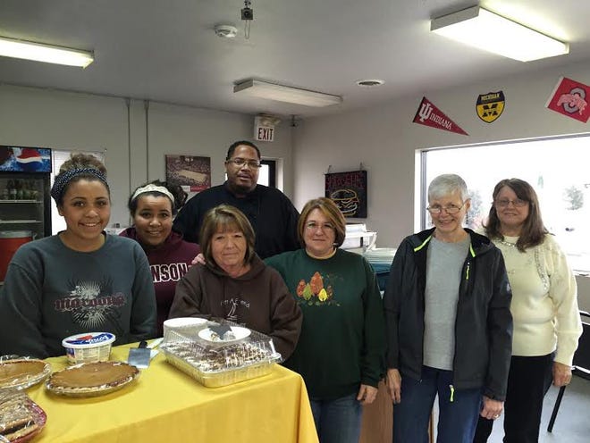 The Friends of Lake Diane provided free Thanksgiving meals to those in need on Wednesday. MATTHEW MANEVAL PHOTO