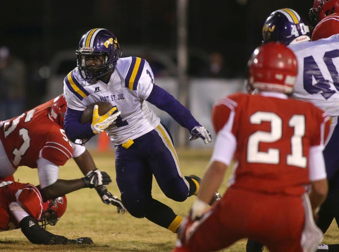 Port St. Joe's Jarkeice Davis (1) ran for 99 yards and a touchdown in 6-0 playoff win over Blountstown.