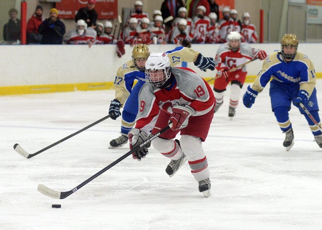 Michael Johnson/Messenger Post Media

Canandaigua's Joseph Como (19) skates up ice on the break away against Webster Schroeder in the third period of Canandaigua's 4-0 win over Schroeder at the Greater Canandaigua Civic Center.