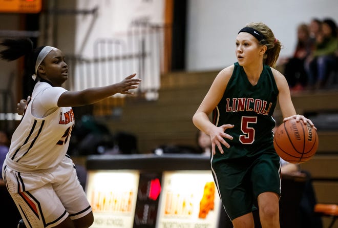 Freshman Kaelyn Froebe has contributed immediately for Lincoln, scoring 16 points Saturday in the Railers’ 64-44 win over Lanphier. (Justin L. Fowler/The State Journal-Register)
