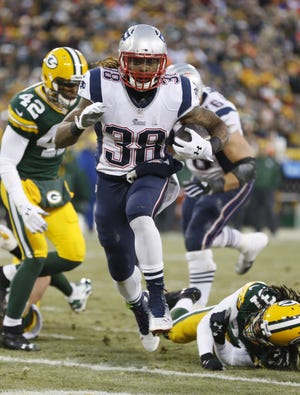 Brandon Bolden runs for a touchdown during the Patriots' loss in Green Bay earlier this season. AP file