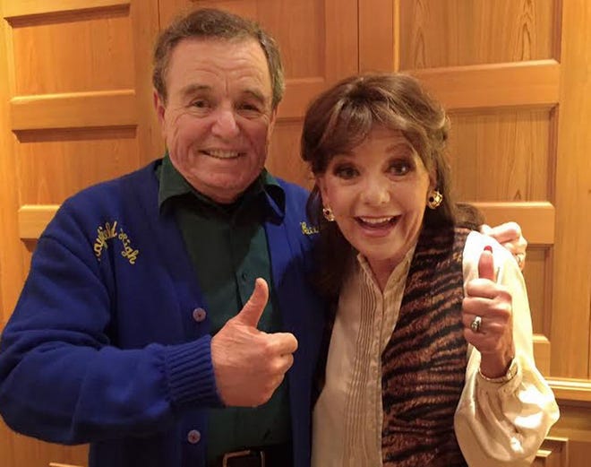 Jerry Mathers and Dawn Wells weigh in with their predictions for Sunday's Super Bowl.
