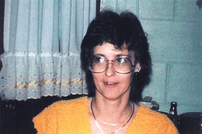 A mother of four, Carolyn Sue Bradley was 40 at the time of her murder.