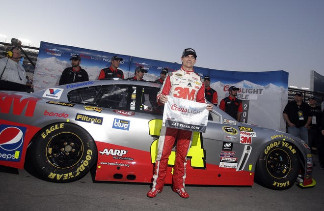 Jeff Gordon won the pole position during Friday's qualifying for Sunday's Sprint Cup race in Las Vegas.
