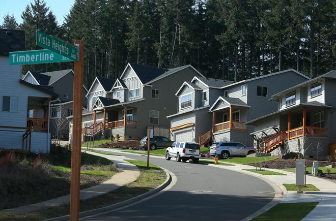 A new subdivision on Vista Heights Lane near Timberline Drive. City planners say that Eugene has enough land for the 8,300 that the city will need for future residents, including in the south hills. The Home Builders Association of Lane County thinks the planners’ recommendation overestimates how many homes can be built on hillsides. (Brian Davies/The Register-Guard)