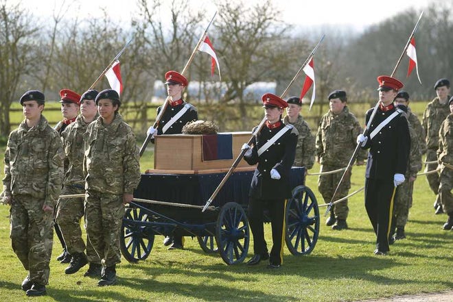 The coffin carrying the remains of Richard III leave after a service at Bosworth Battlefield in Nuneaton, Warwickshire, England, Sunday, March 22, 2015. The remains of King Richard III were discovered in 2012 in the foundations of Greyfriars Church, Leicester, 500 years after he was killed in the Battle of Bosworth Field. Richard III's casket will lie inside Leicester Cathedral for public viewing for three days until 26 March when he will be reinterred during a service. (AP Photo/Joe Giddens, PA Wire)   UNITED KINGDOM OUT   -  NO SALES   -   NO ARCHIVES