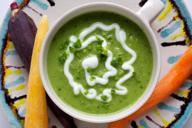 Herbed green pea soup