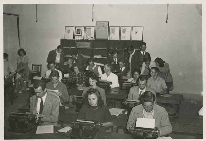 A circa 1940 journalism newsroom. (photo courtesy of the Hargrett Rare Book and Manuscript Library/University of Georgia Libraries)