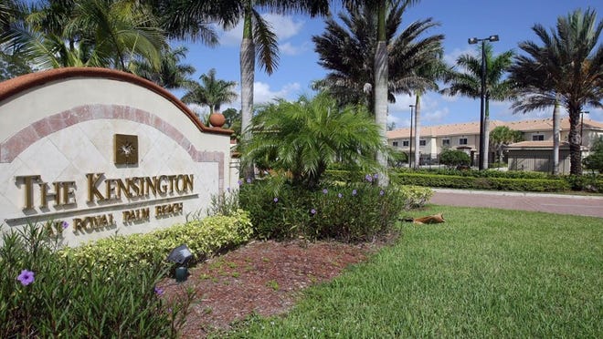 081810 (Bill Ingram /The Palm Beach Post): Royal Palm Beach: View of entrance to The Kensington at RoyalPalm Beach, a property with nearly seventy percent of the units in foreclosure and or recently repossessed by banks, Thursday in Royal Palm Beach.