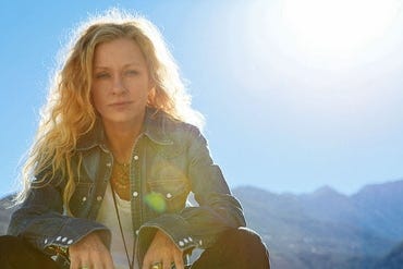 Grammy-winning country-soul singer Shelby Lynne is at Fall River's Narrows Center for the Arts on Friday.